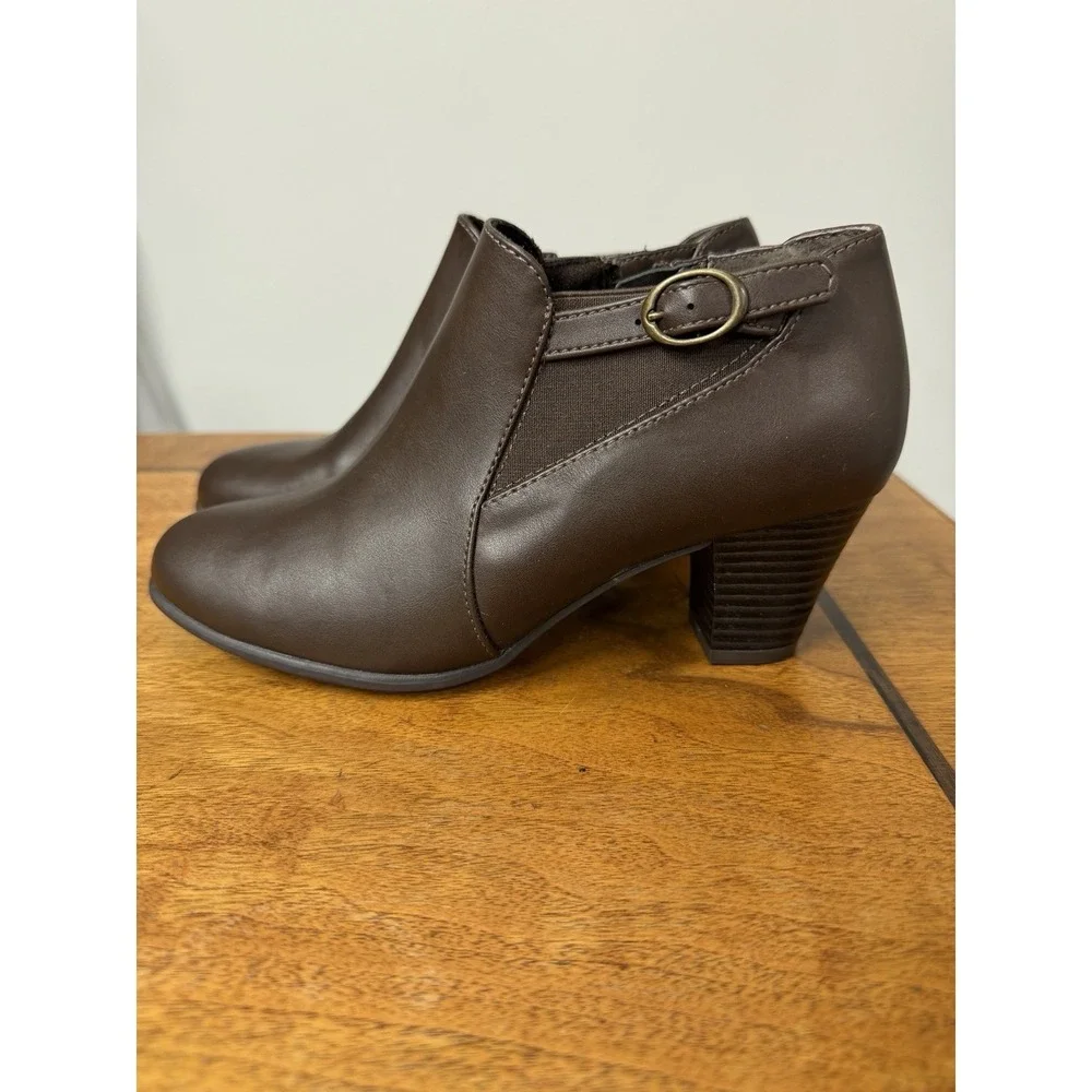 New Croft & Barrow Women's 6.5 ORTHOLITE ECO INES Brown Faux Leather Ankle Boot